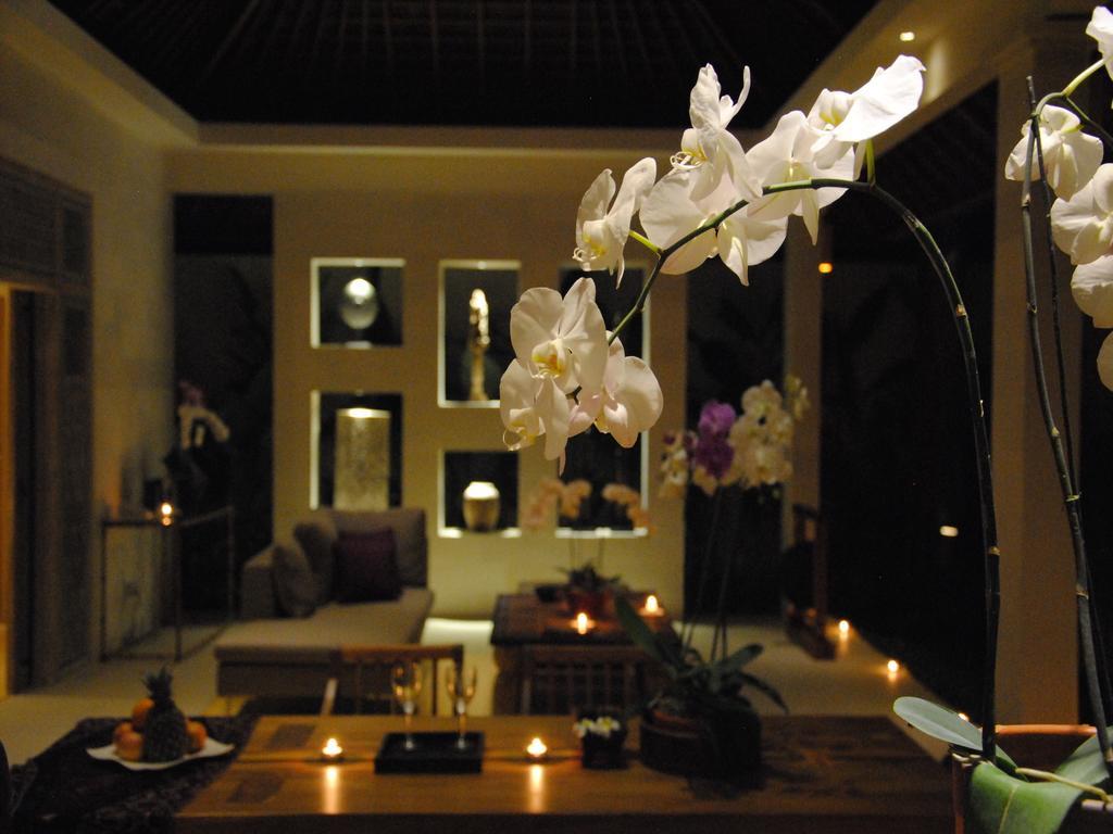Villa Bali Asri Batubelig Seminyak Rum bild