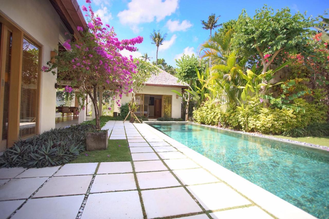 Villa Bali Asri Batubelig Seminyak Exteriör bild
